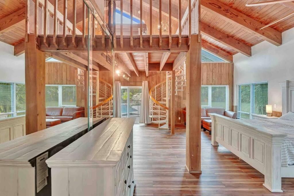 Вилла Rare Hidden Getaway Heated Pool 1.5 Acres! Sleeps 16 Форт-Лодердейл Экстерьер фото