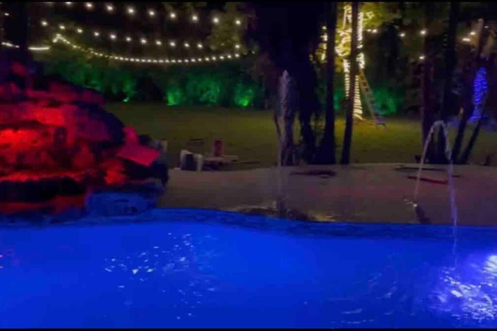 Вилла Rare Hidden Getaway Heated Pool 1.5 Acres! Sleeps 16 Форт-Лодердейл Экстерьер фото
