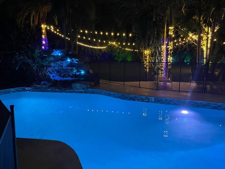 Вилла Rare Hidden Getaway Heated Pool 1.5 Acres! Sleeps 16 Форт-Лодердейл Экстерьер фото