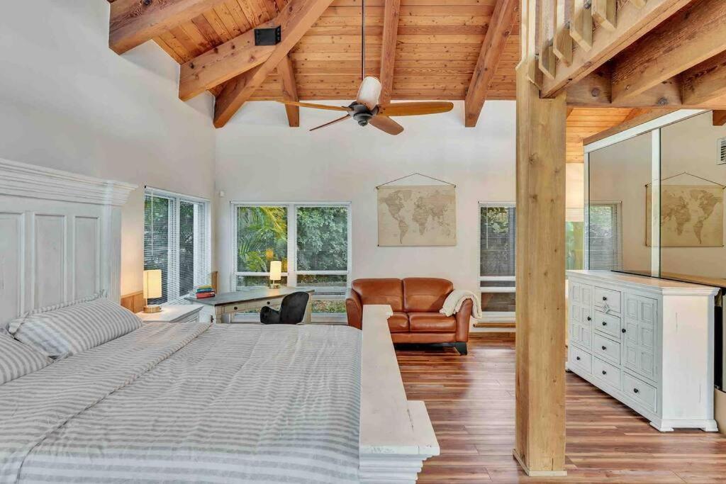 Вилла Rare Hidden Getaway Heated Pool 1.5 Acres! Sleeps 16 Форт-Лодердейл Экстерьер фото