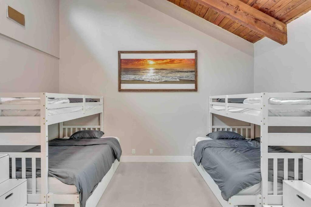 Вилла Rare Hidden Getaway Heated Pool 1.5 Acres! Sleeps 16 Форт-Лодердейл Экстерьер фото